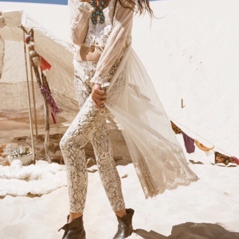 Spell // Aloha Python Jets - image 1